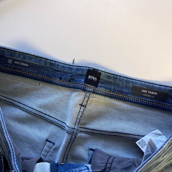 BOSS Hugo Boss Mens Size 31/32 040 Taber Tapered Fit Knit Denim Jeans - Picture 8 of 12